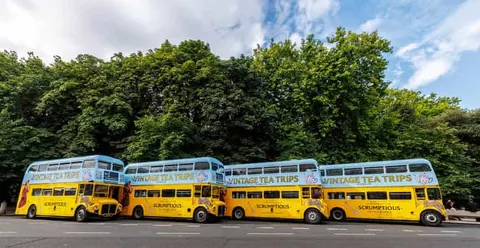 Dublin: Afternoon Tea Vintage Bus Tour