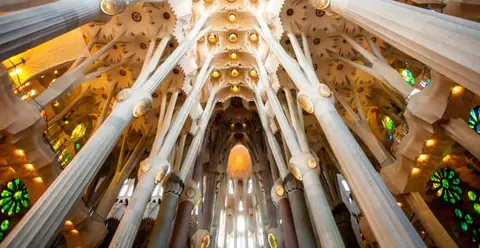 Barcelona: Sagrada Familia Skip-the-Line Guided Tour