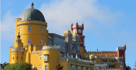 Lisbon: Sintra, Pena, Regaleira & Cabo Roca & Cascais Coast