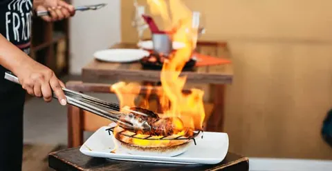 Lisbon: Baixa District Food Tour with Dinner and Drinks
