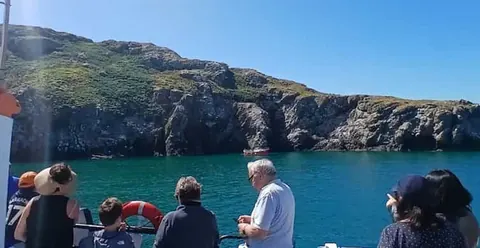 Dublin: Howth Cliffs and Lighthouse Cruise
