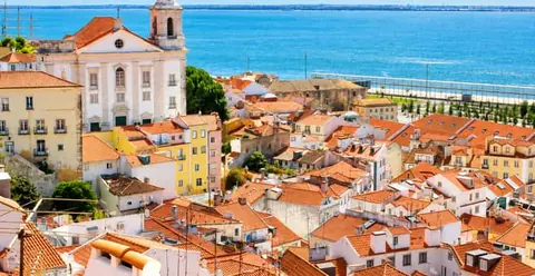 Lisbon: Private Tuk Tuk Tour of Old Town & Alfama