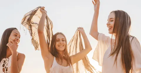 Lisbon: Sunset Boat Party Cruise with DJ and Open Bar
