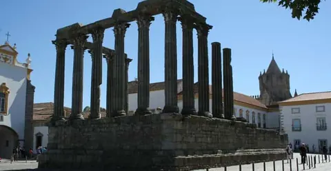 Évora and Megaliths Full-Day Tour from Lisbon