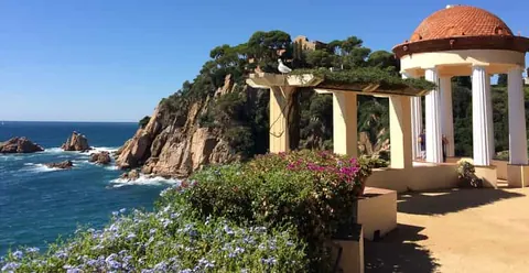 From Barcelona: Costa Brava Day Tour with Lunch