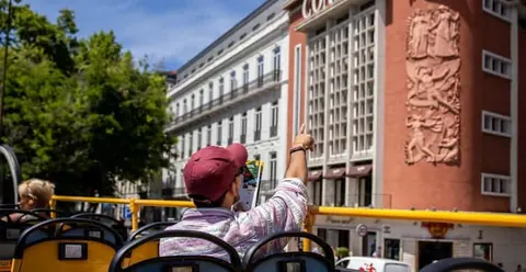 Lisbon: 1-or 2-Day Hop-On Hop-Off Bus Tour