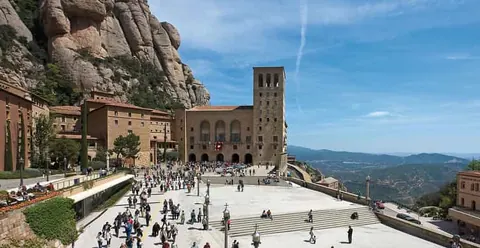 Montserrat: Morning or Afternoon Half-Day Trip with Pickup