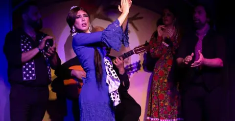 Intimate Flamenco Show at El Duende Bar & Cocktails in Barcelona