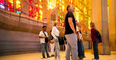 Barcelona: Sagrada Familia Priority Access Guided Tour