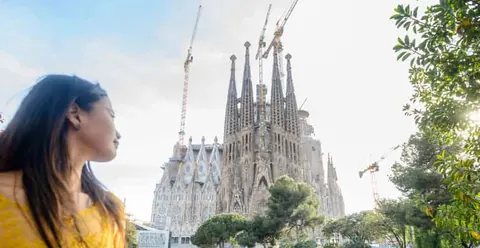 Barcelona: Sagrada Familia Tour & Optional Tower Visit