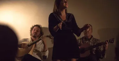 Lisbon: Tapas & Drinks with Fado Live Performance