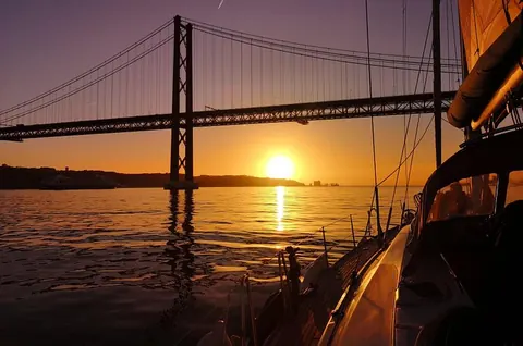 Lisbon Sunset Sailing with Lisbon ByBoat