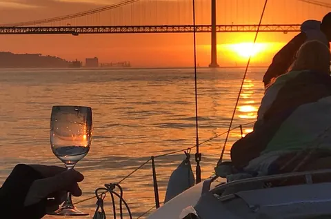 2 Hour Lisbon Sunset and Wine Sailing Tour