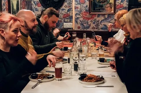 Dublin 3-Course Irish Food Tour: 3 Historic Pubs