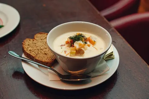 Dublin 3-Course Irish Food Tour: 3 Historic Pubs
